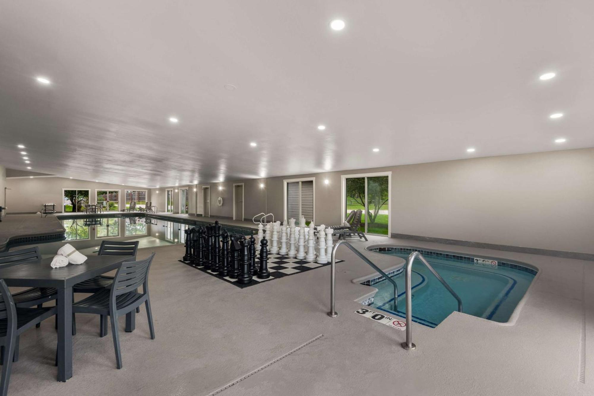 Wyndham Garden Galena Hotel & Day Spa Экстерьер фото